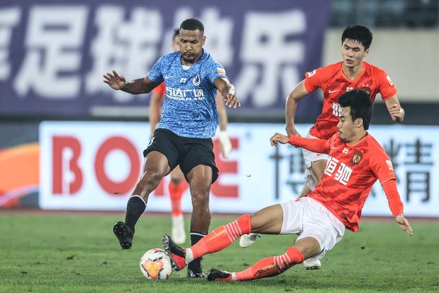 中国U23男足创纪录夺亚 年轻一代托起足球未来